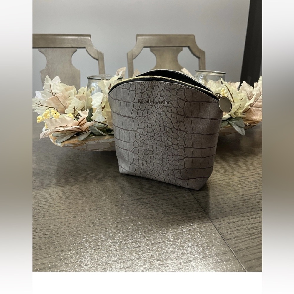 Elizabeth Arden Crocodile-Embossed Gray Animal Print Cosmetic-Toiletries BagπΏππΏ - Picture 7 of 12